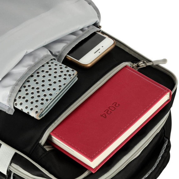 Utazó hátizsák vízálló USB kábel 45x16x28 cm - Fekete