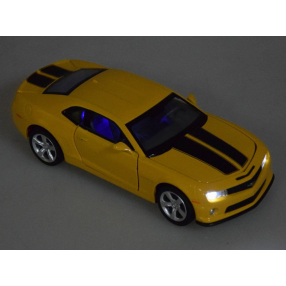 Játékautó Chevrolet Camaro SS 1:32 hang- és fényeffektekkel ZA3146